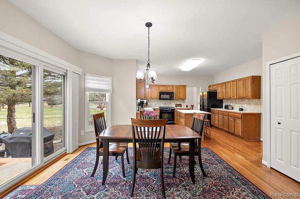 8446 S Shore Drive, Clarkston, MI 48348 — Photo 17