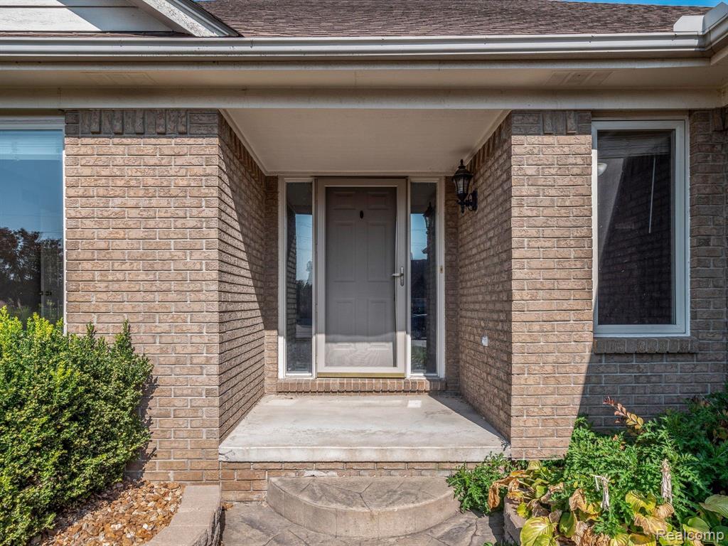 51031 HOOK Drive, Macomb, MI 48042 — Photo 7
