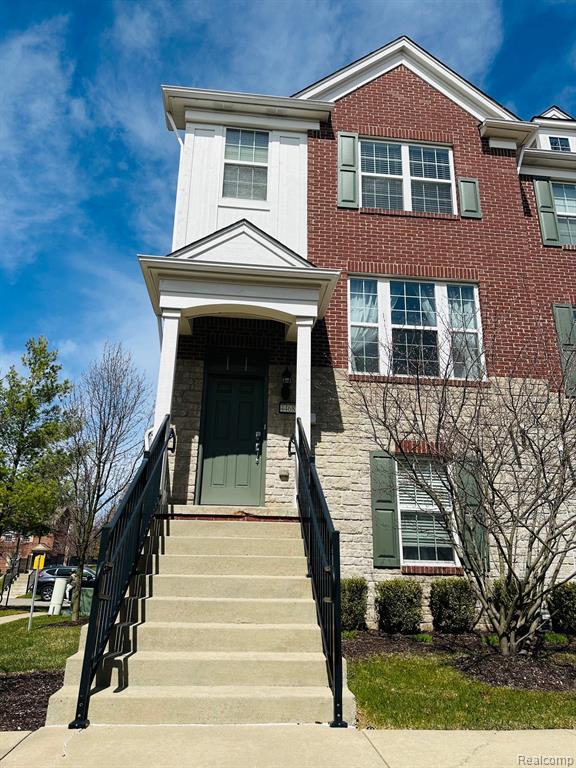 44685 Ellery Lane, Novi, MI — Photo 2