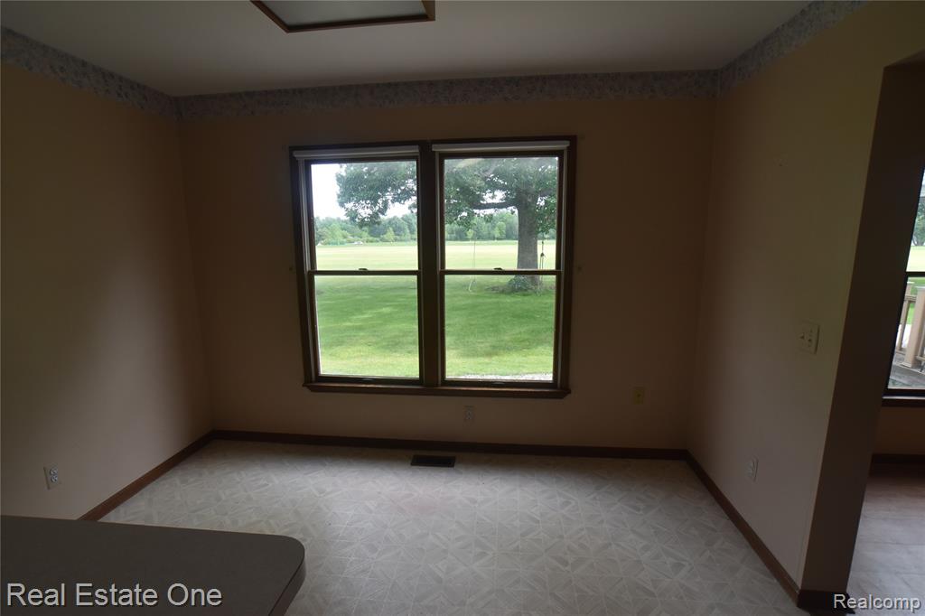246 Nicklas Court, Oxford, MI 48371 — Photo 24