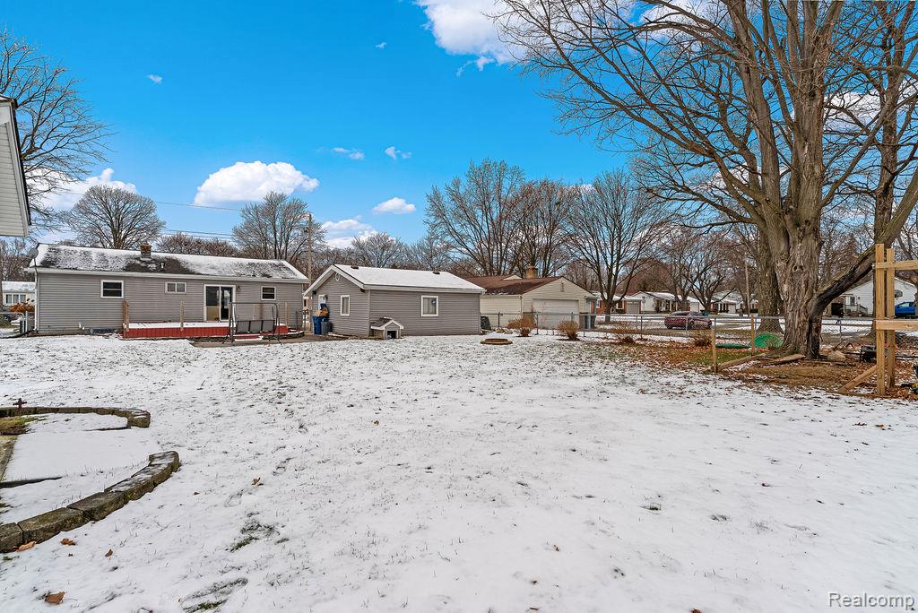 4277 Ashlawn Drive, Flint, MI 48507 — Photo 33