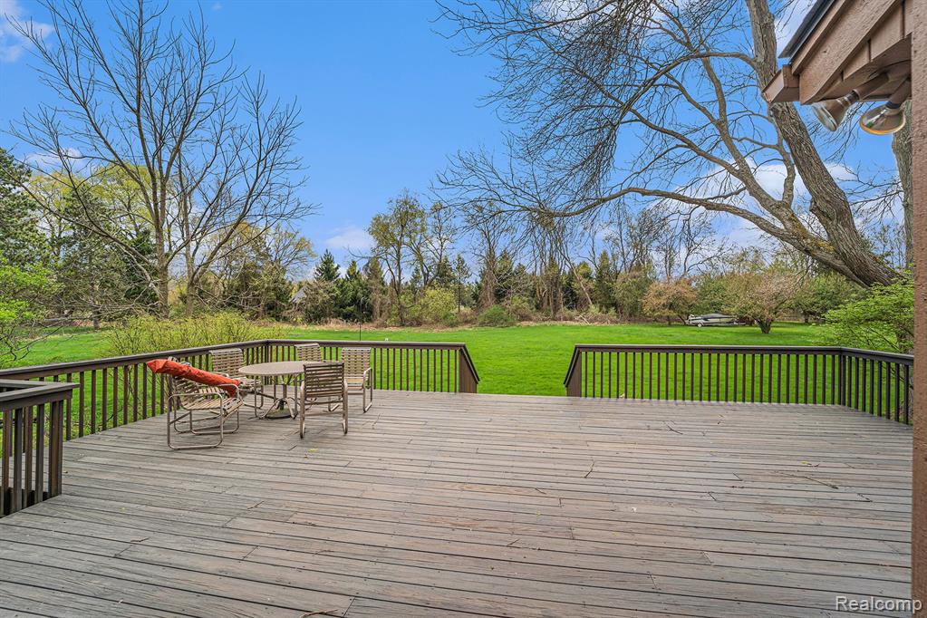 8165 Holcomb Road, Clarkston, MI 48348 — Photo 34