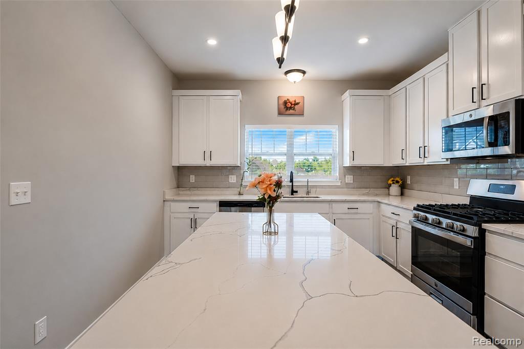 41626 Orianna Lane, Novi, MI — Photo 10