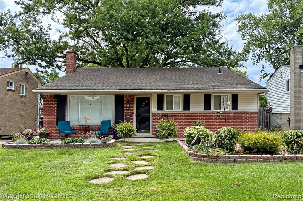 8055 Donna Street, Westland, MI — front exterior