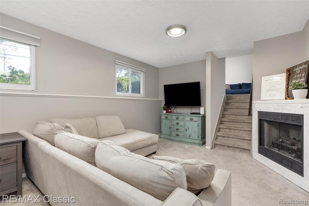 5025 S Pine Knob Trail, Clarkston, MI — Photo 4