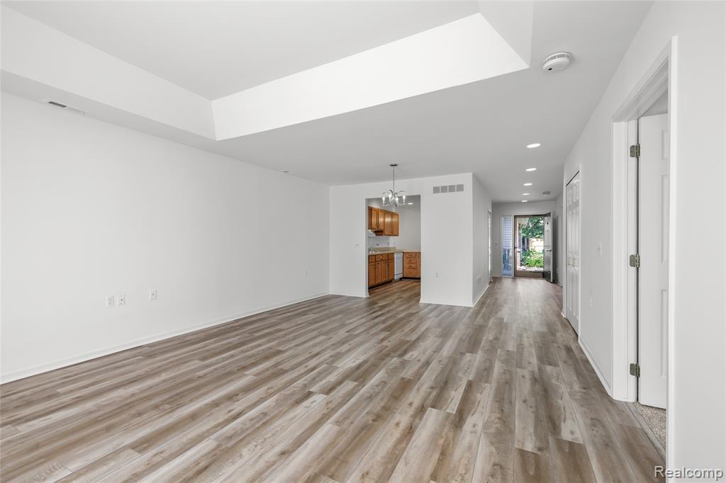 21366 Mulberry Court, Farmington Hills, MI 48336 — Photo 4