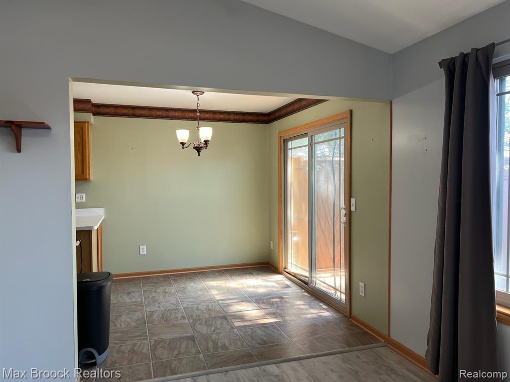 4062 Heatherwood Court, Warren, MI 48092 — Photo 6