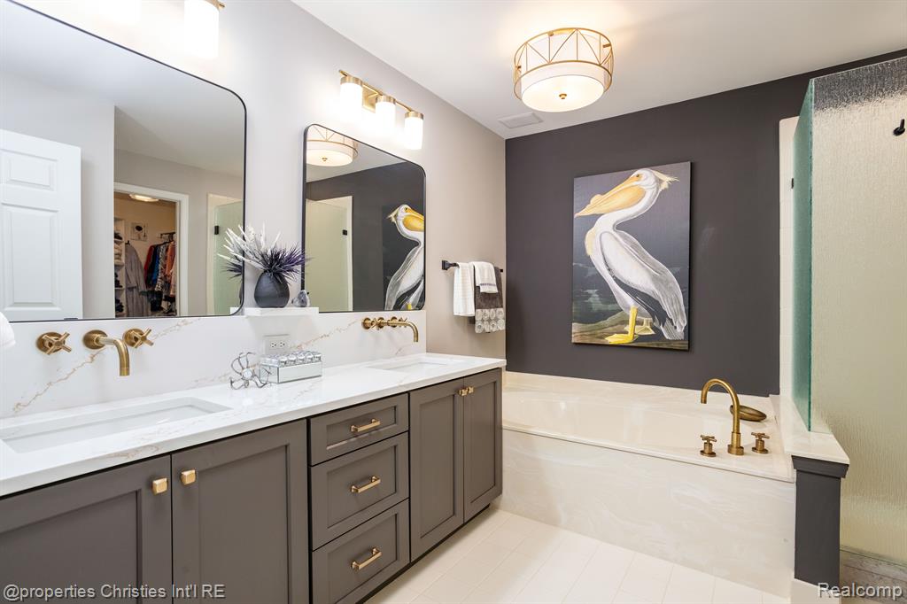 39514 Edgewater Dr, Northville, MI 48168 — Photo 25