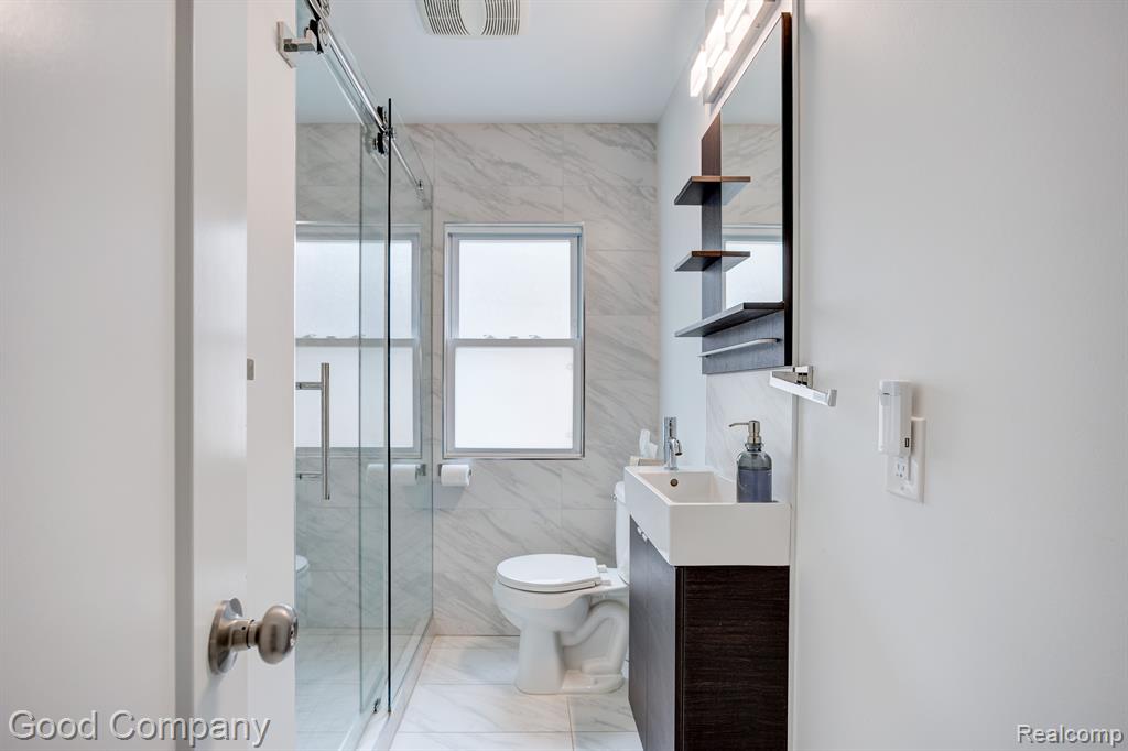 555 W BRECKENRIDGE Street, Ferndale, MI 48220 — Photo 47