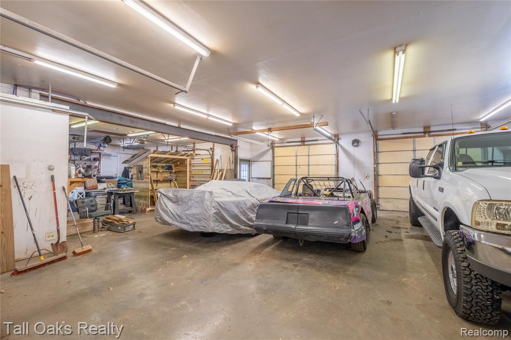 9198 Hegel Road, Goodrich Vlg, MI — Photo 32