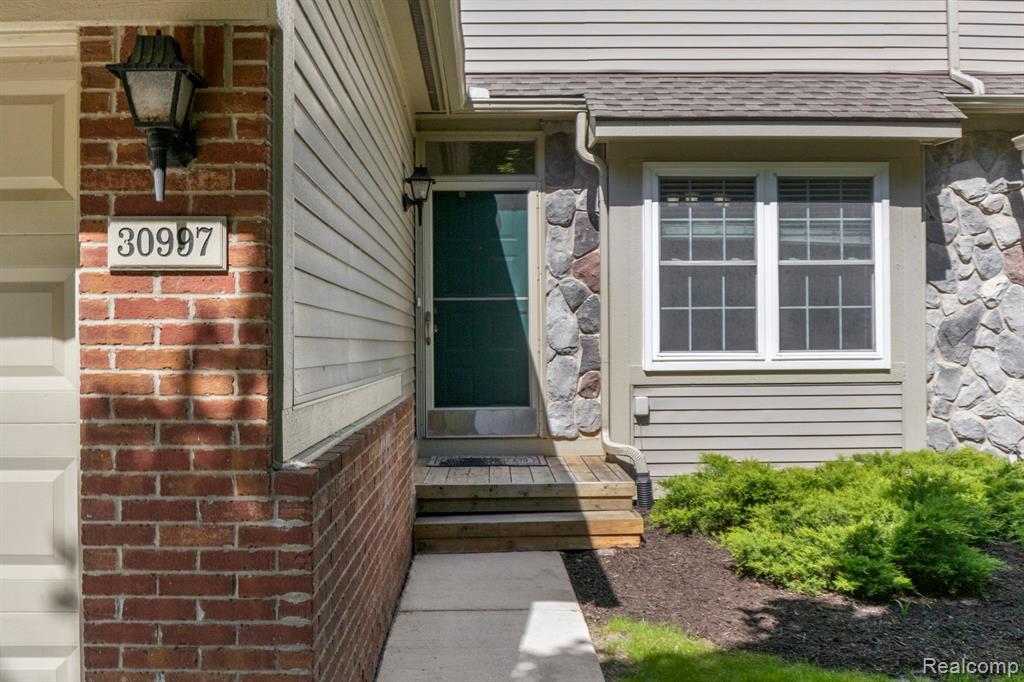 30997 CENTENNIAL Drive, Novi, MI 48377 — Photo 36