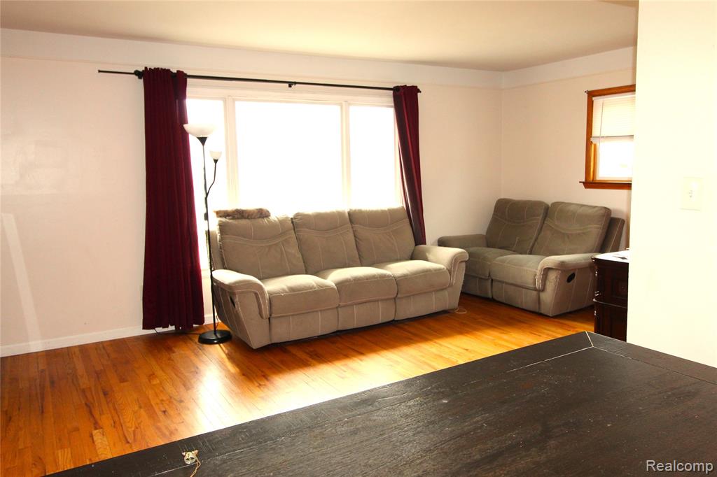 32474 Leona Street, Garden City, MI — Photo 9
