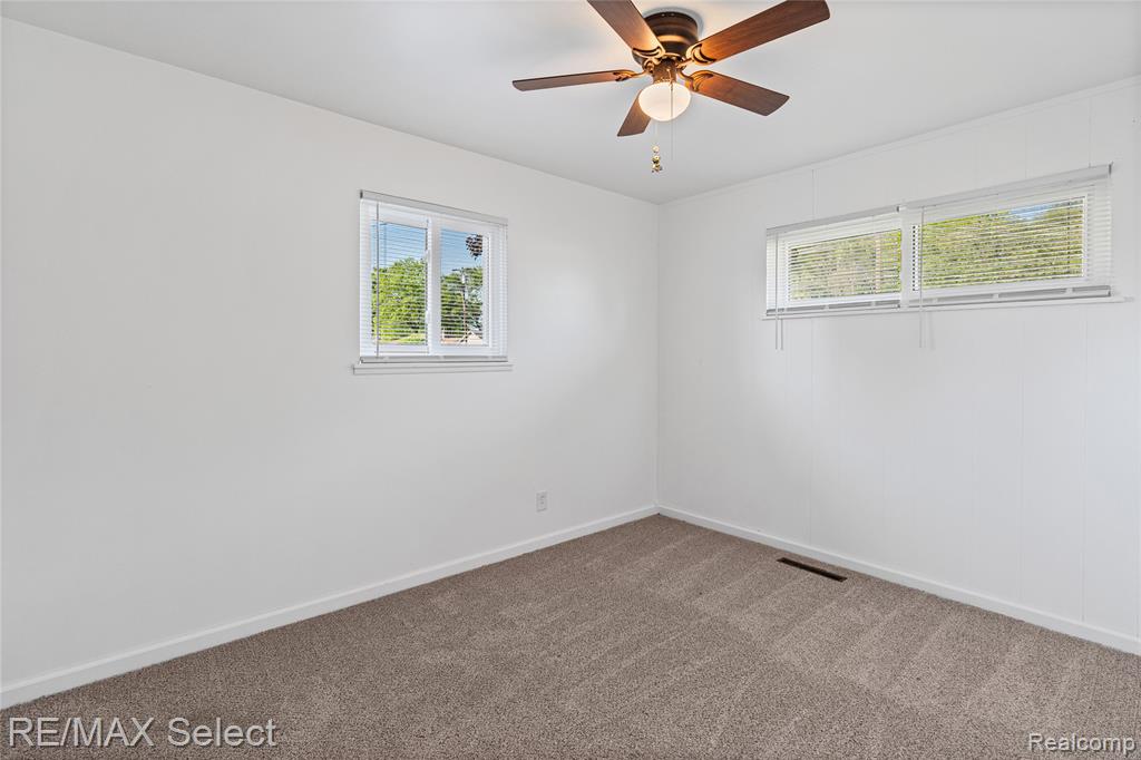 4075 Bristolwood Drive, Flint, MI 48507 — Photo 39