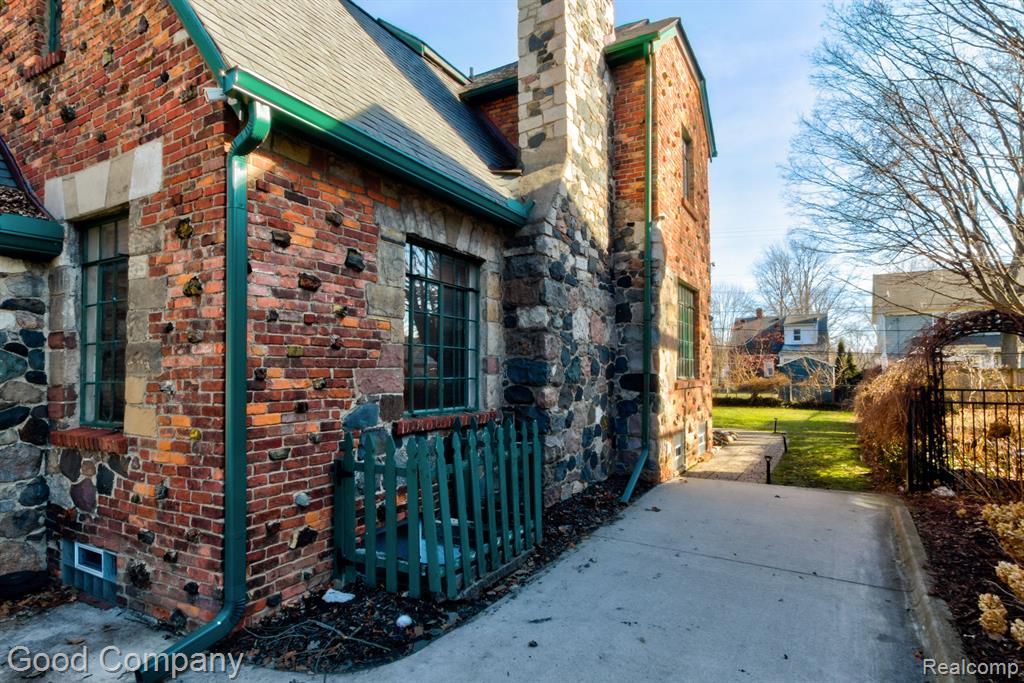 637 S CONNECTICUT Unit 5, Royal Oak, MI 48067 — Photo 21