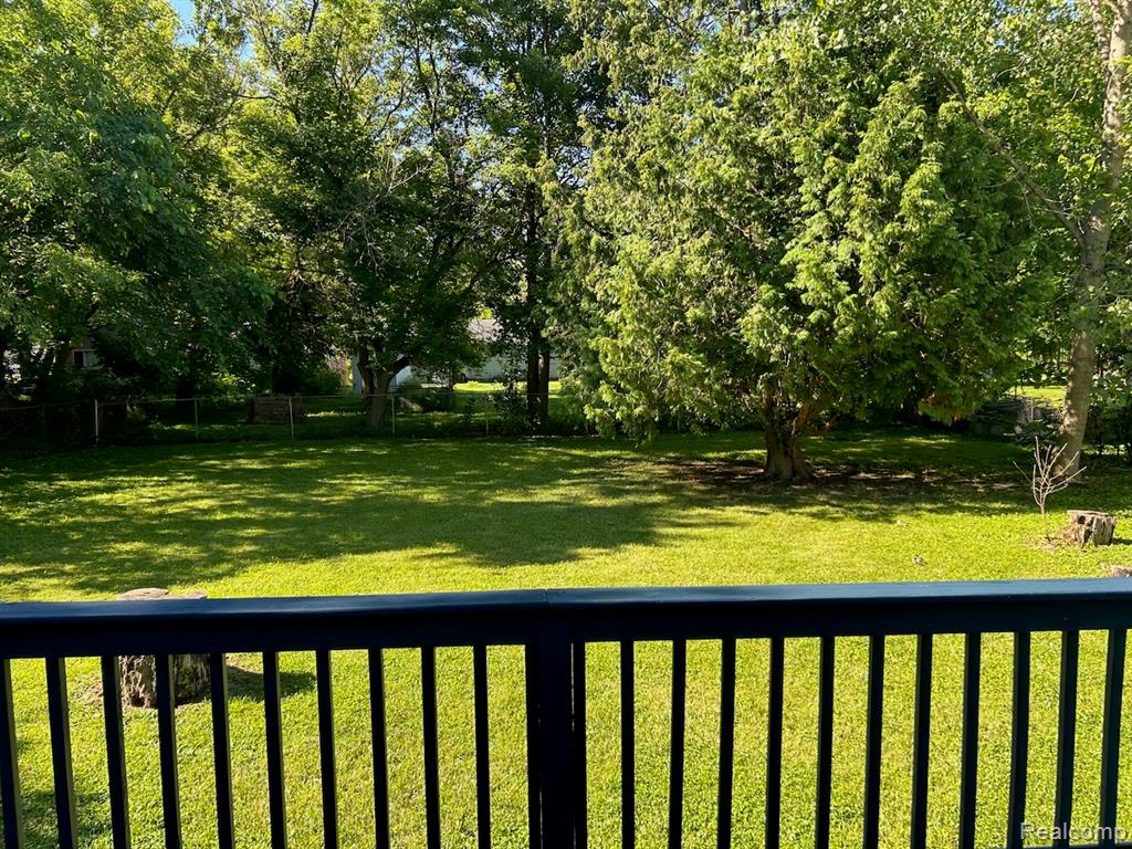 6182 Surrey Lane, Burton, MI 48519 — Photo 38