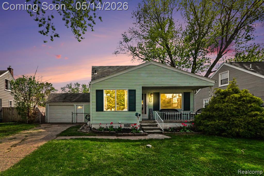 21900 Revere Street, Saint Clair Shores, MI 48080 — Photo 2