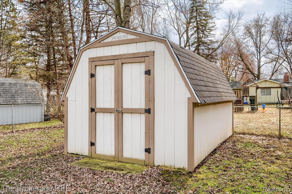 5506 Canonsburg Road, Grand Blanc, MI 48439 — Photo 7