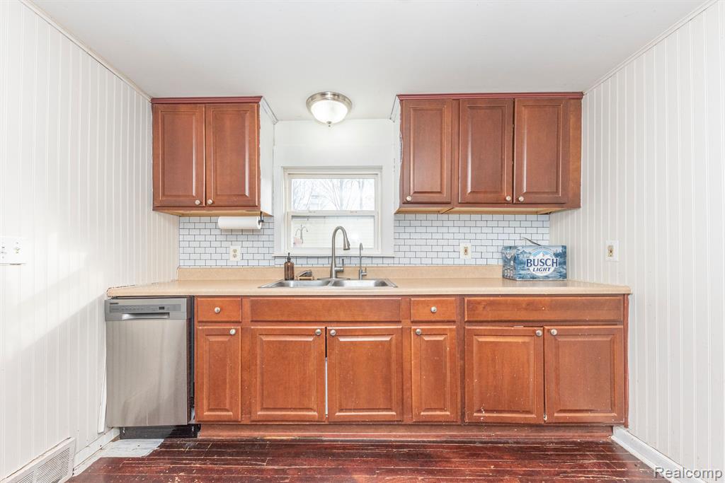 403 Fenwick Street, Holly, MI 48442 — Photo 8