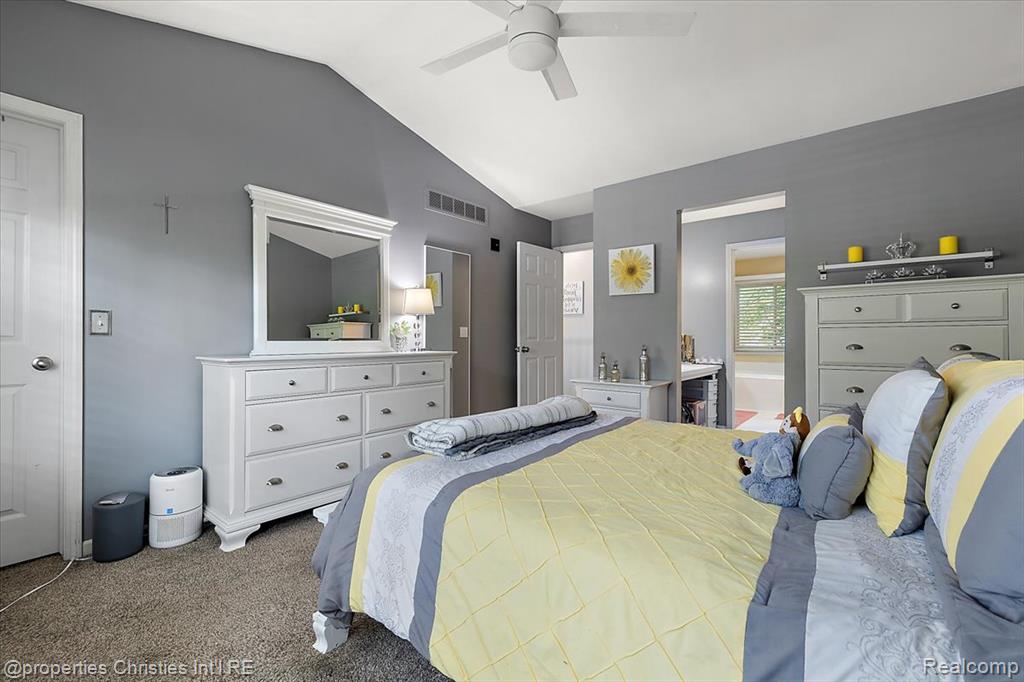 42683 Wimbleton Way, Novi, MI — Photo 24