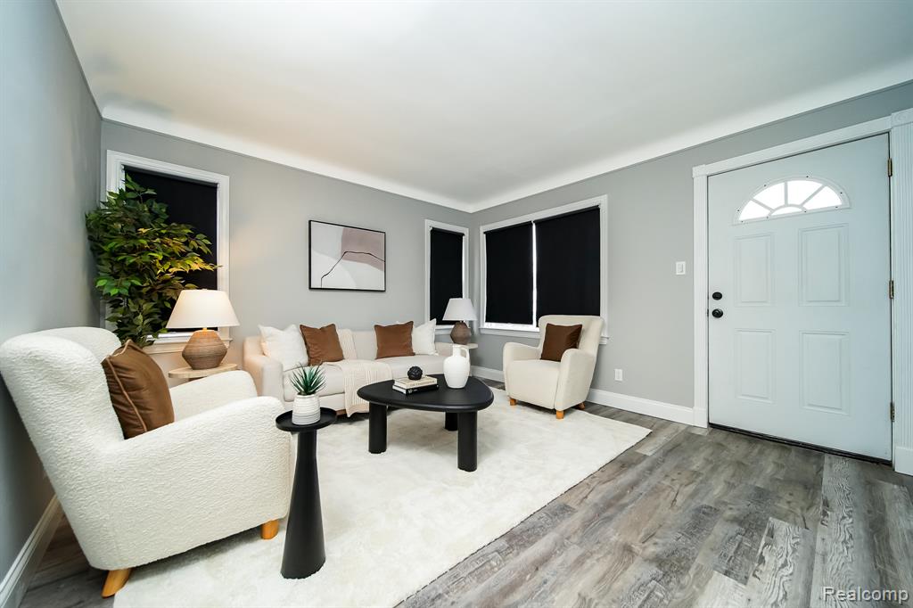8221 Coolidge, Center Line, MI 48015 — Photo 9