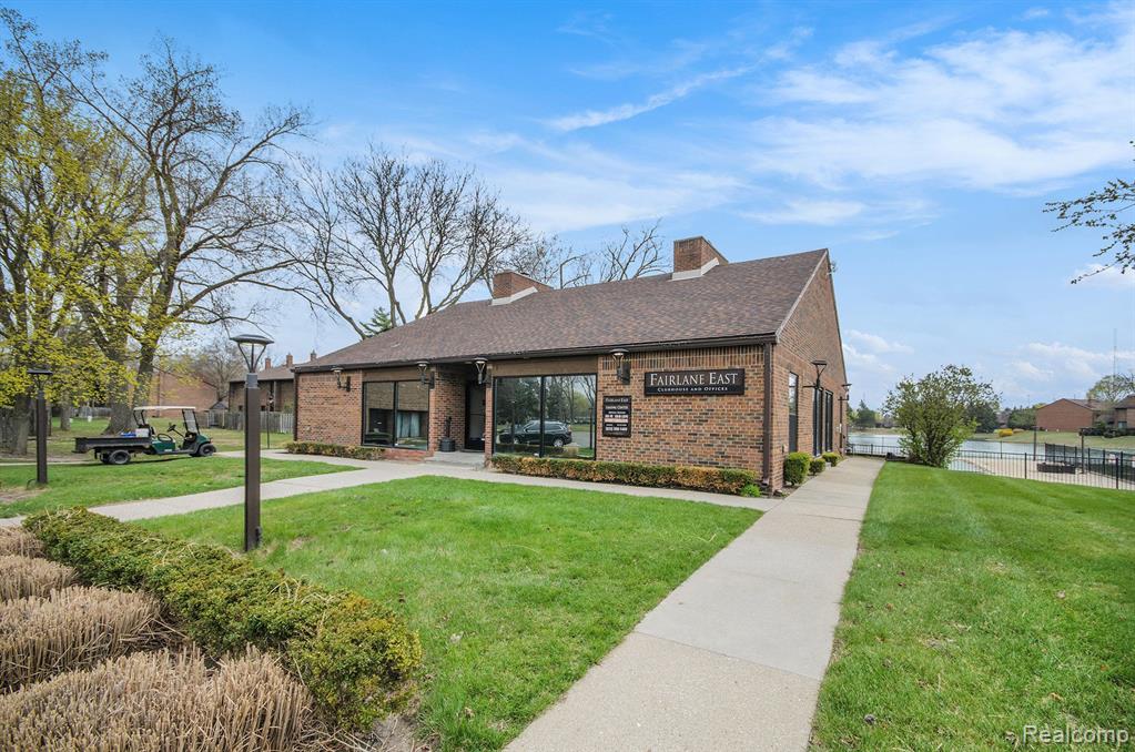 3045 Lindenwood Drive, Dearborn, MI 48120 — Photo 24