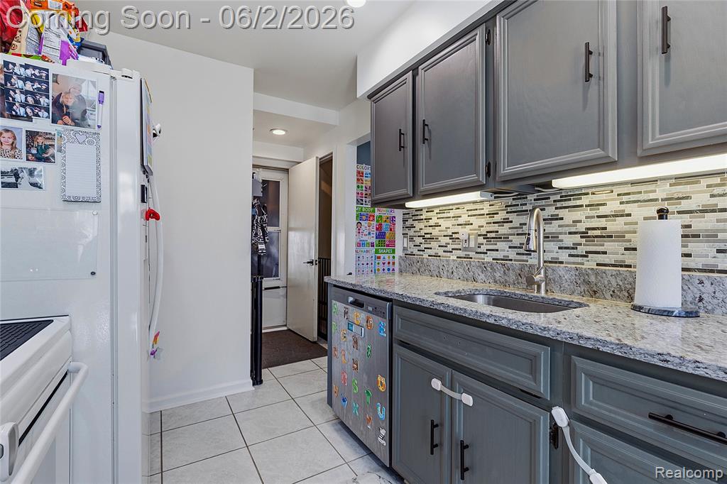 15794 Charleston Drive, Clinton Twp, MI 48038 — Photo 13
