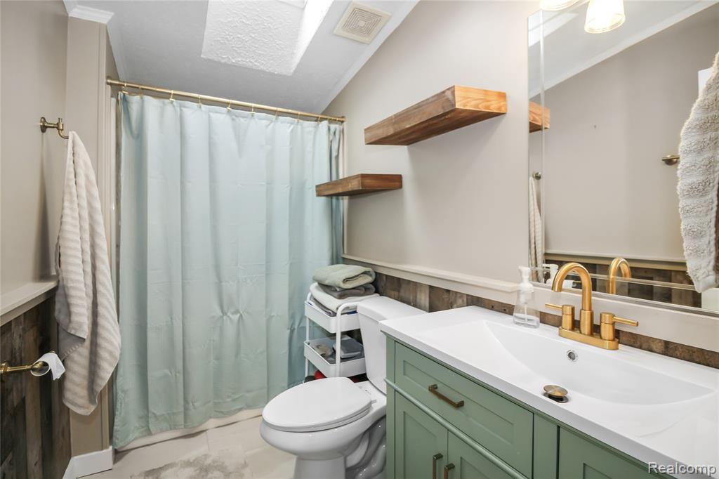29224 Hidden River, Gibraltar, MI — Photo 17