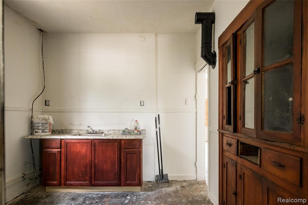 8886 Lorman Street, Detroit, MI 48214 — Photo 7
