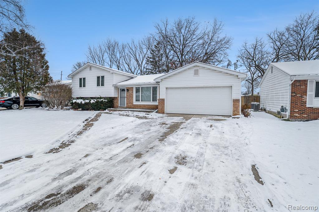 5023 Spring Well Lane, Grand Blanc, MI 48439 — Photo 4