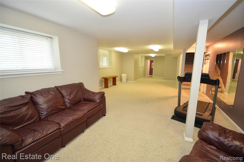 2092 Westview Court, Orion, MI — Photo 30