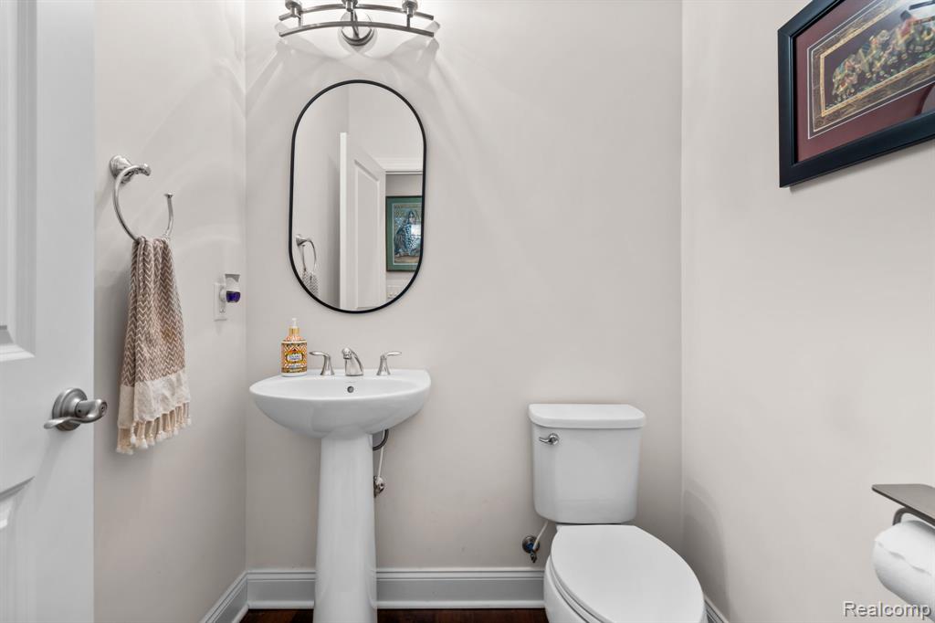 3020 N Spurway Drive, Ann Arbor, MI 48105 — Photo 13