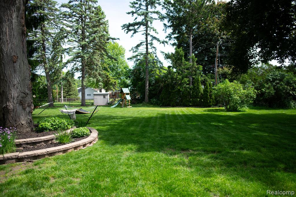 14922 Robinwood Drive, Plymouth, MI 48170 — Photo 23