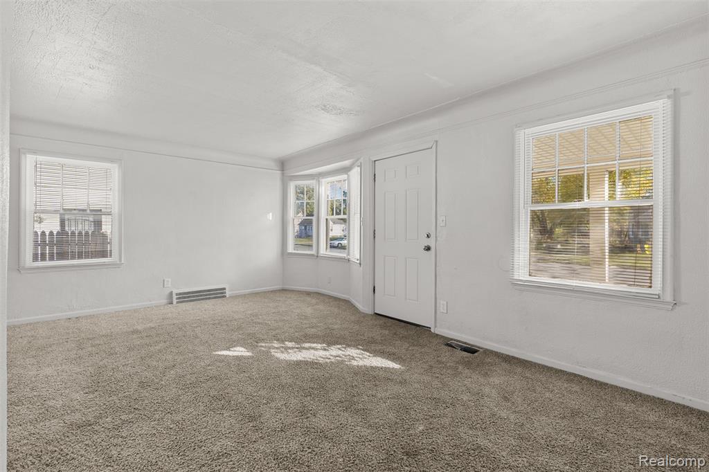 8203 Brace Street, Detroit, MI 48228 — Photo 5