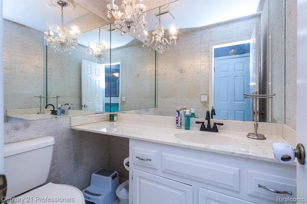 9418 Oakmont Drive, Grand Blanc, MI 48439 — Photo 36