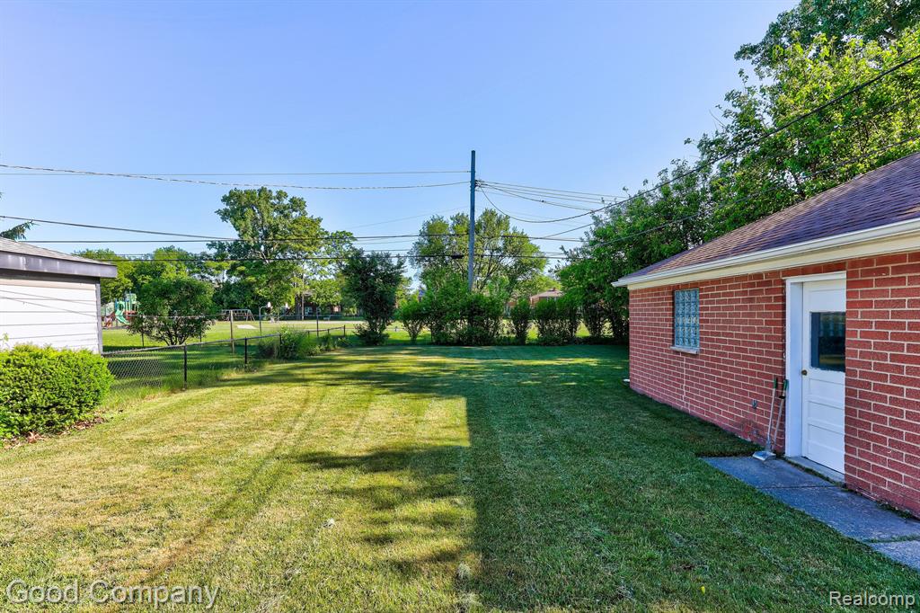 703 E BLOOMFIELD Avenue, Royal Oak, MI 48073 — Photo 38