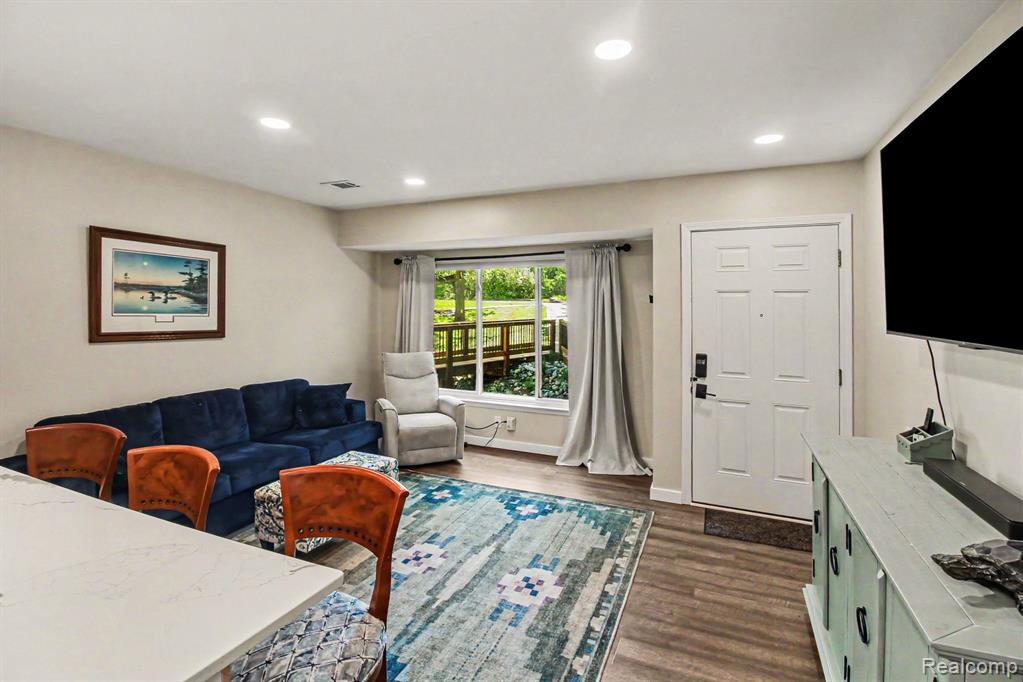 851 Union Street, 40, Milford, MI 48381 — Photo 3