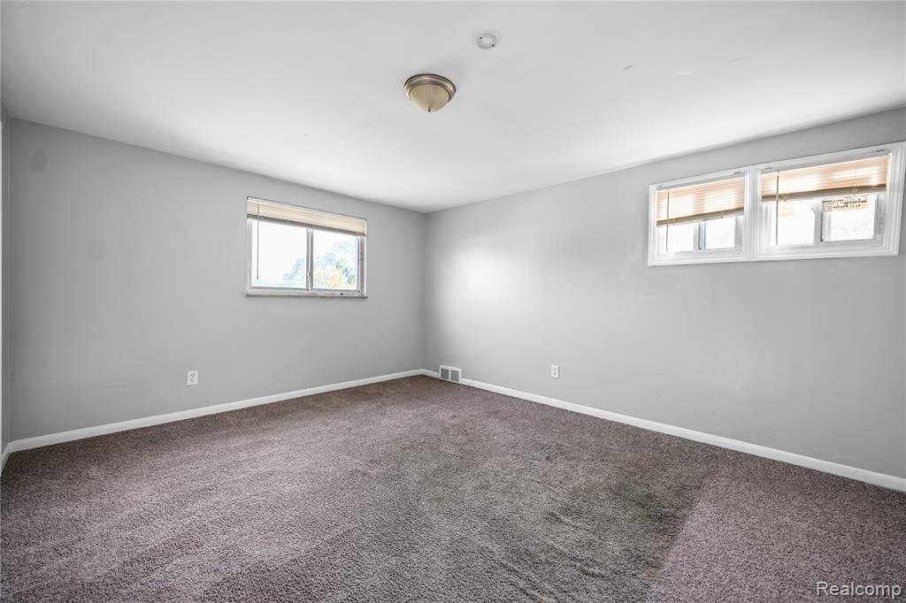 18126 Cathedral Street, Detroit, MI 48228 — Photo 20