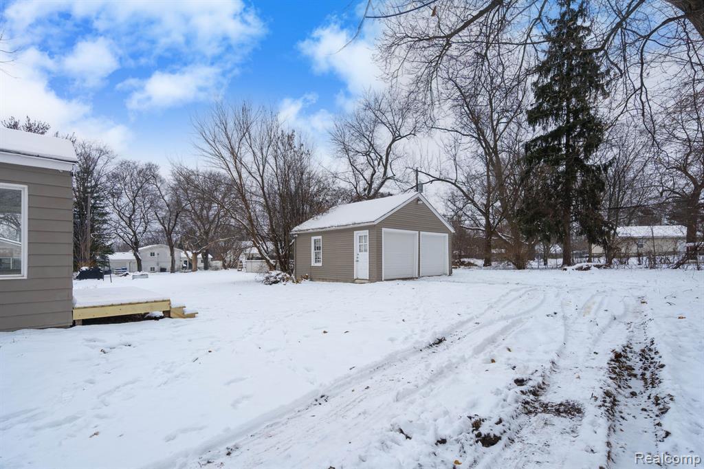 76 Scott Lake Road, Waterford, MI 48328 — Photo 19