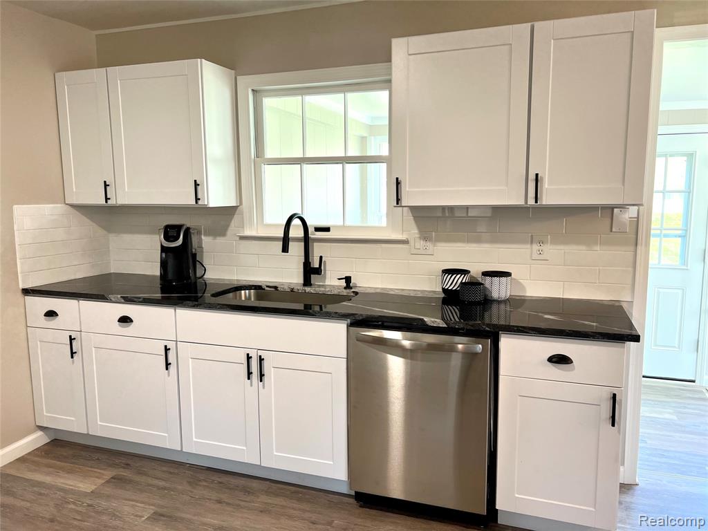 51470 Washington Street, New Baltimore, MI 48047 — Photo 12