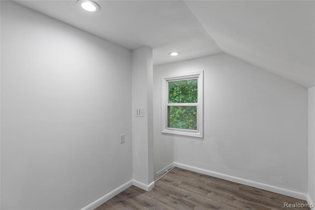 885 Hawthorne Avenue, Ypsilanti, MI 48198 — Photo 17
