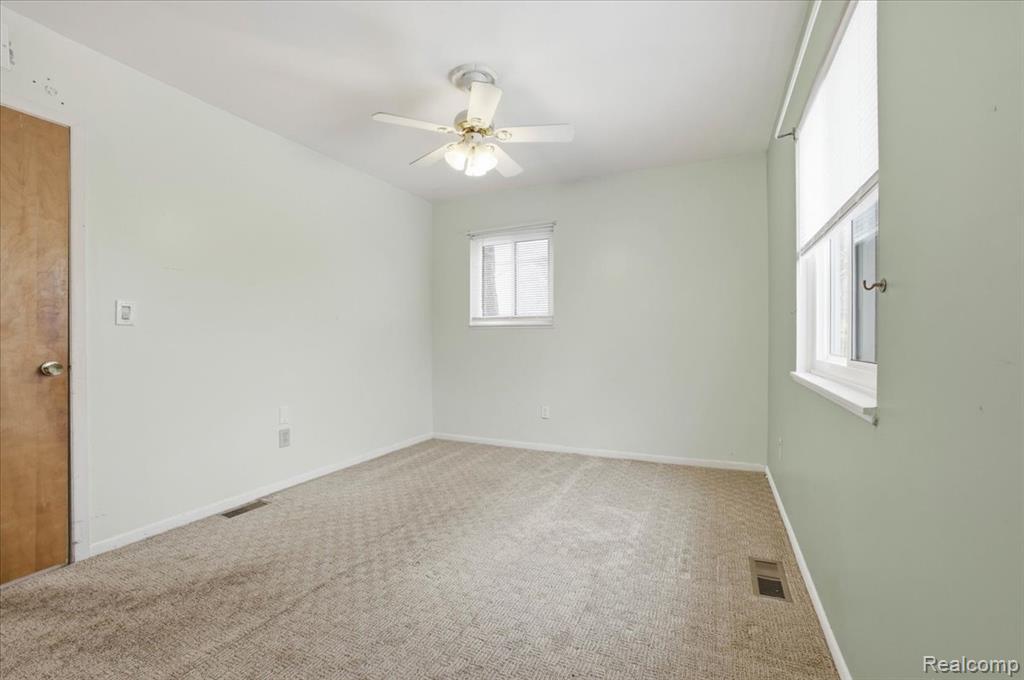 6360 Manson Drive, Waterford, MI 48329 — Photo 26