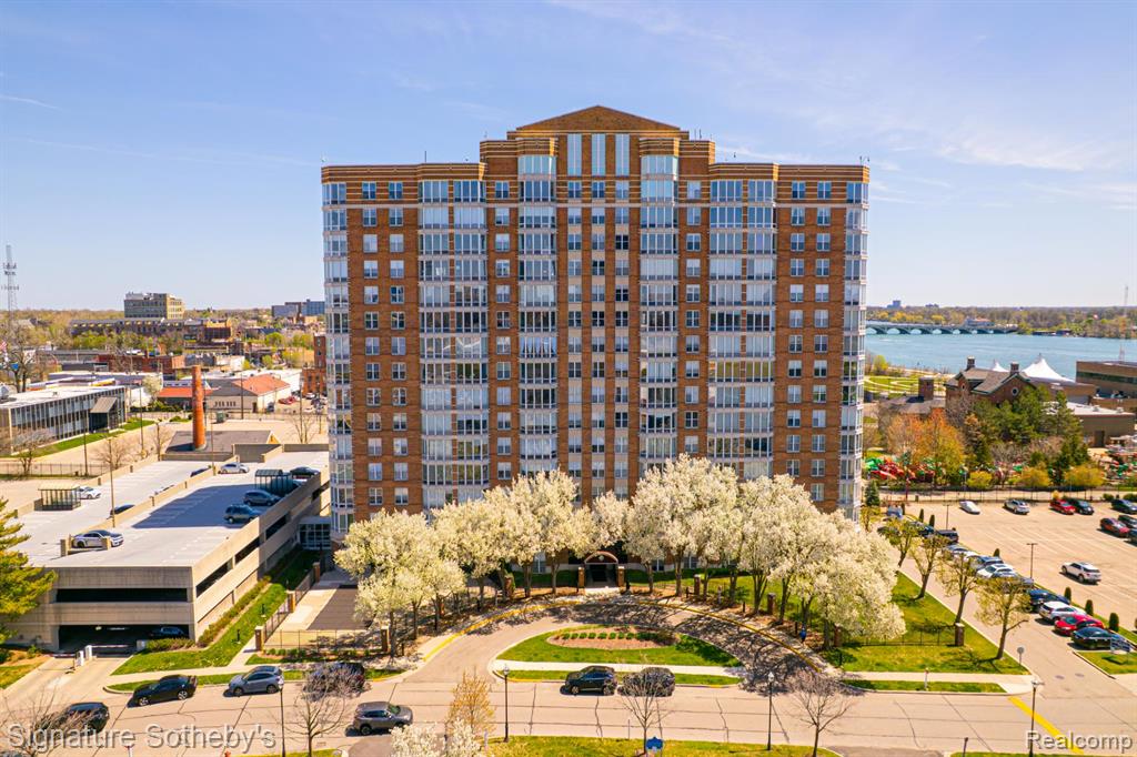 250 E Harbortown Drive, 703, Detroit, MI 48207 — Photo 40