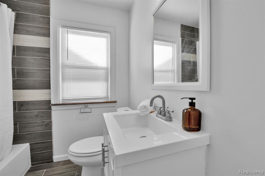 19372 SANTA BARBARA Drive, Detroit, MI 48221 — Photo 30