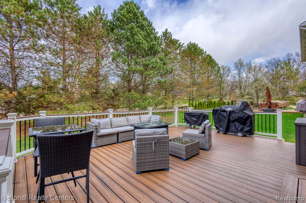 18 Wildrose Drive, White Lake, MI — Photo 34