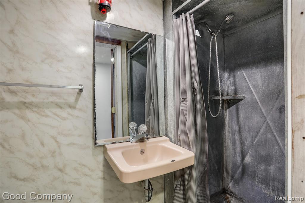 603 E Maxlow Avenue, Hazel Park, MI 48030 — Photo 21