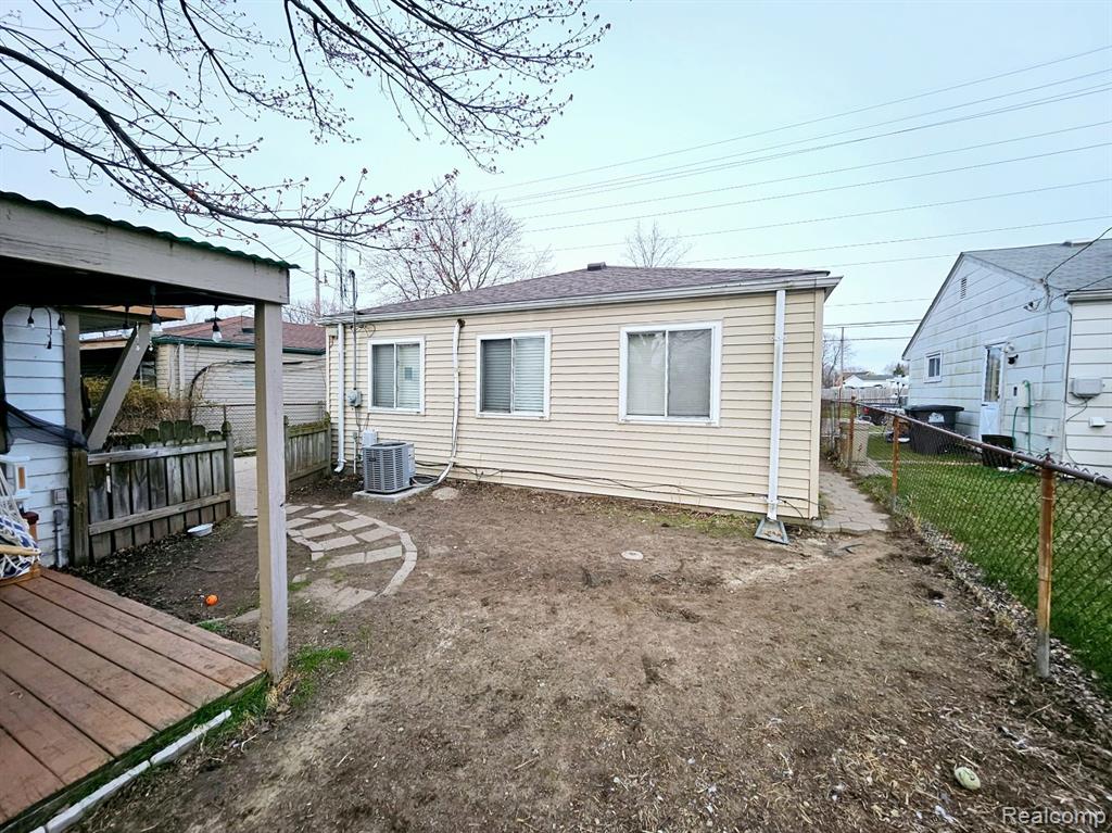 8294 ROBERT Street, Taylor, MI 48180 — Photo 20
