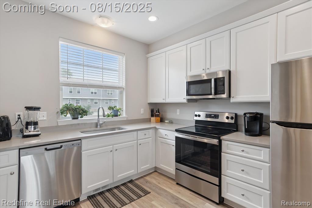 403 Jeff Keeton Drive, Hazel Park, MI 48030 — Photo 11