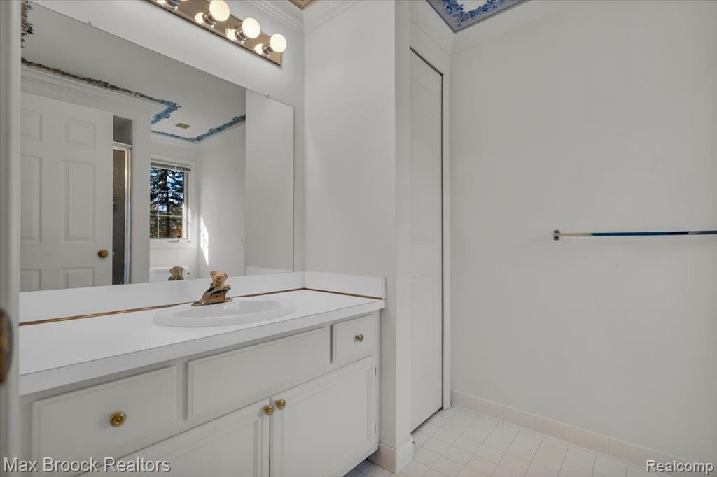 5554 Pine Brooke Court, Bloomfield Hills, MI 48304 — Photo 33