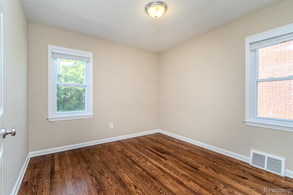 4355 Elmwood Avenue, Royal Oak, MI 48073 — Photo 10