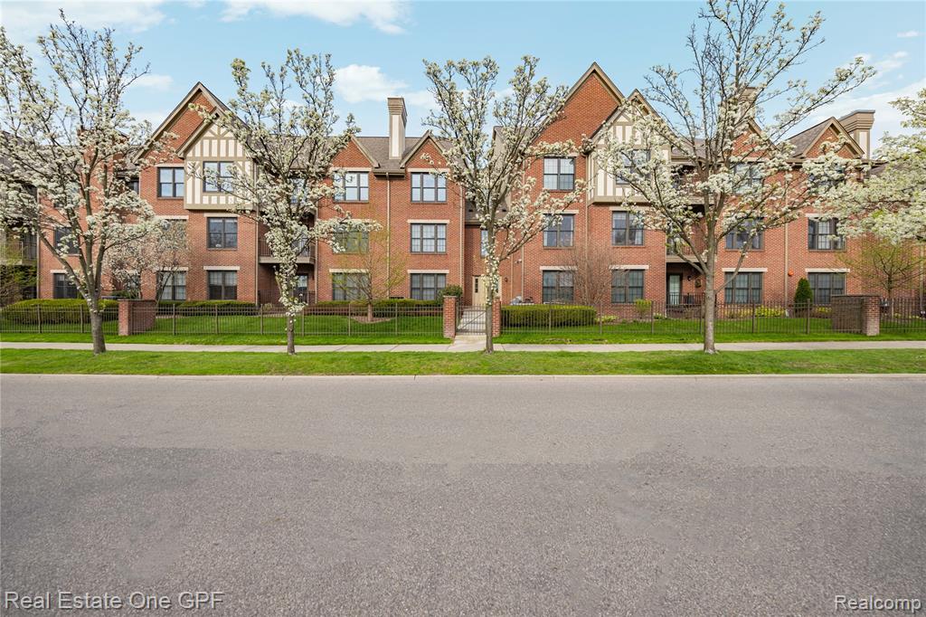 12 Pointe Park Place, Grosse Pointe Park, MI 48230 — Photo 34